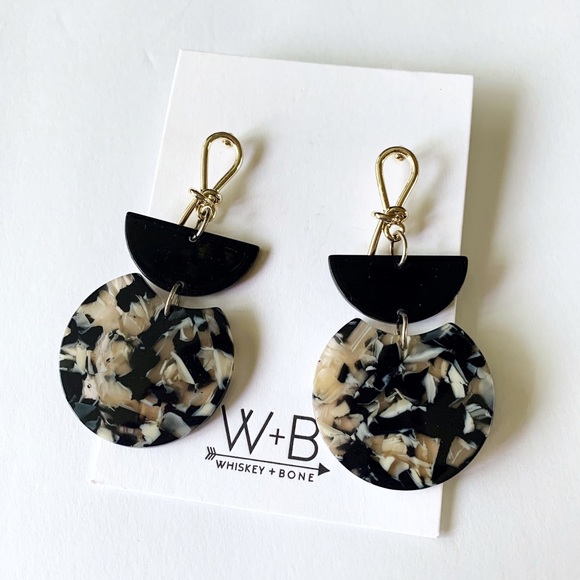 Whiskey and Bone Jewelry - ❤️ Whiskey and Bones black and gold drop earrings